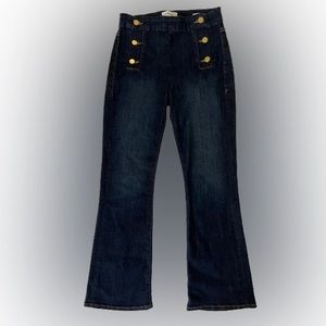 FRAME LE CROP DENIM WITH SAILOR STYLE BUTTONS IN DARK WASH. SIZE 25